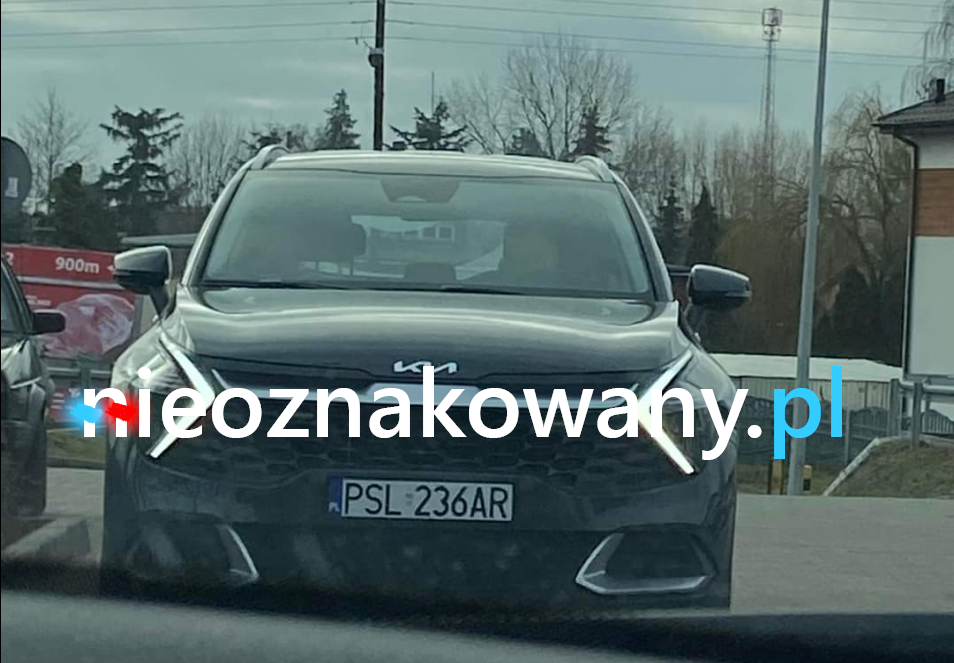 Nieoznakowany radiowóz Kia Sportage